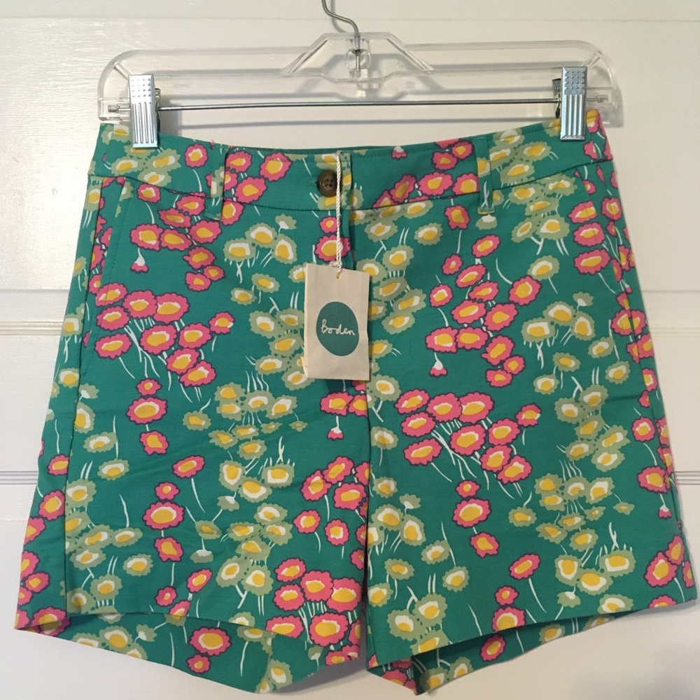 NWT Boden Floral 6” Short